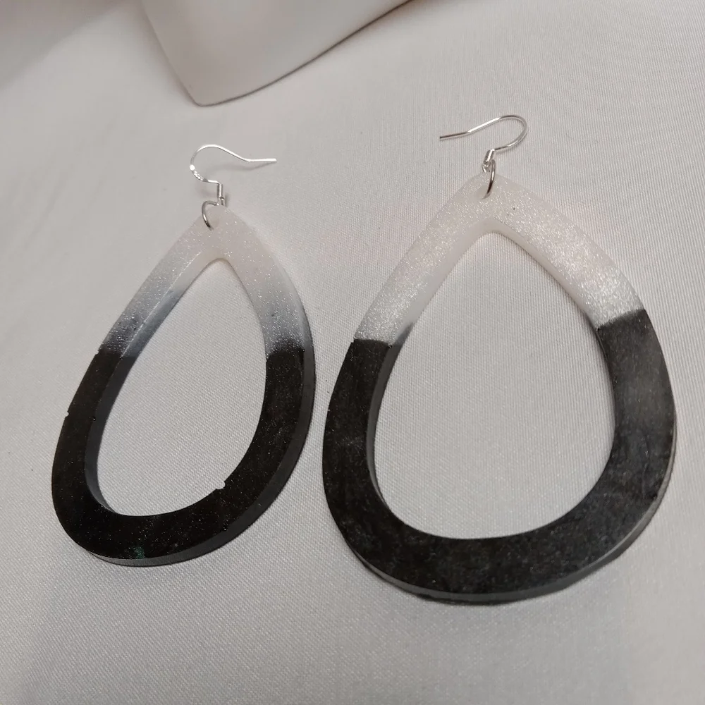 Hand Crafted Black and White Teardrop Earrings